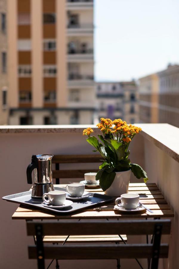 Dimora Toledo Apartment Napoli Bagian luar foto