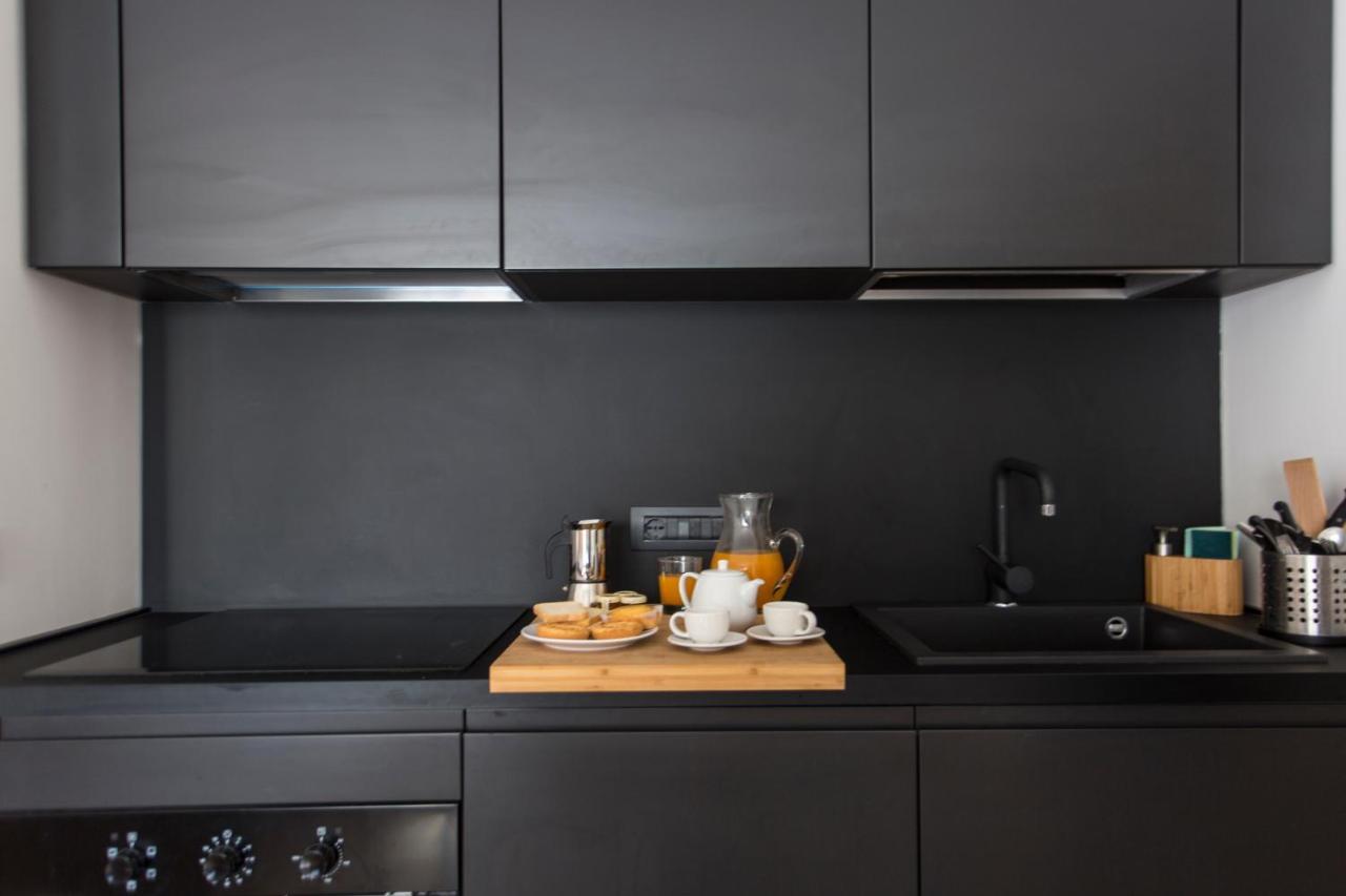 Dimora Toledo Apartment Napoli Bagian luar foto