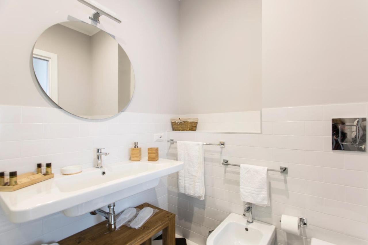 Dimora Toledo Apartment Napoli Bagian luar foto
