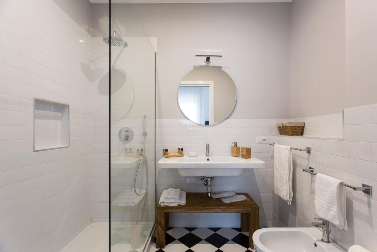 Dimora Toledo Apartment Napoli Bagian luar foto