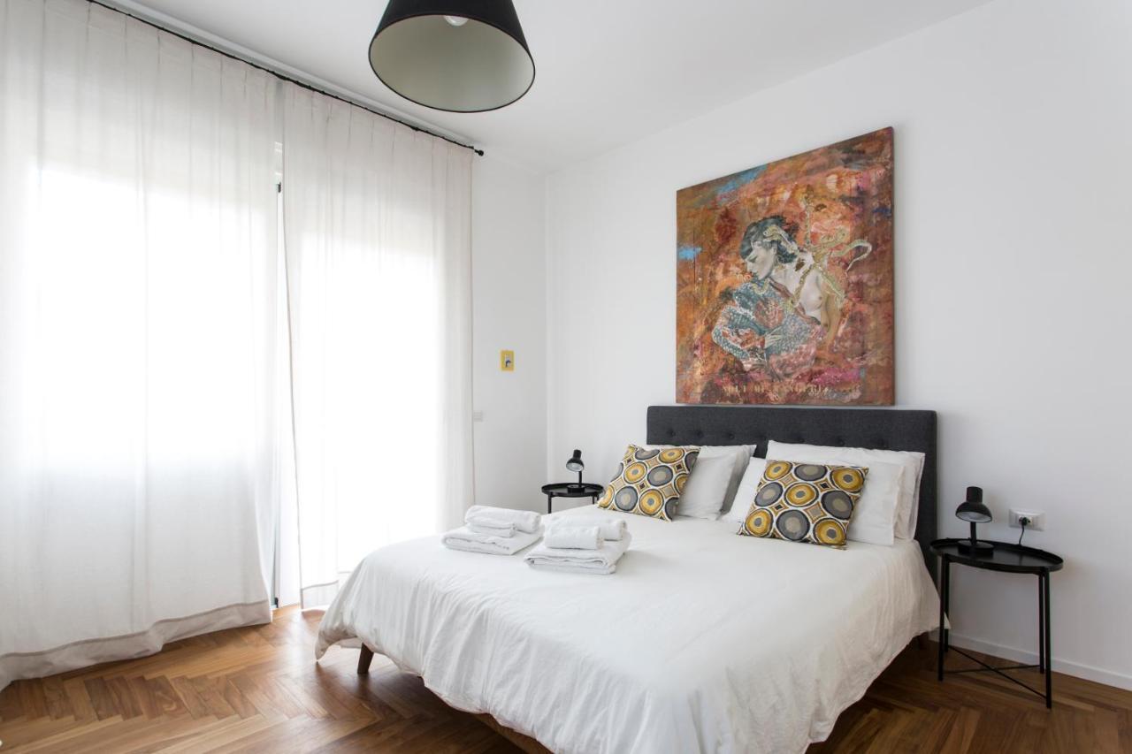 Dimora Toledo Apartment Napoli Bagian luar foto