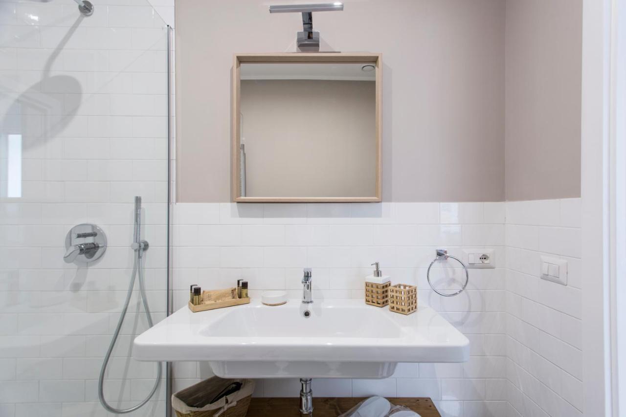 Dimora Toledo Apartment Napoli Bagian luar foto